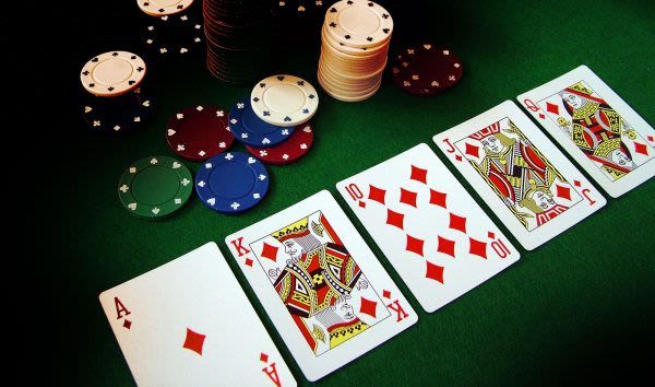 Bật mí top game bài chiến thuật được yêu thích nhất Ngầu Hầm là một trong những top game bài chiến thuật hay nhất